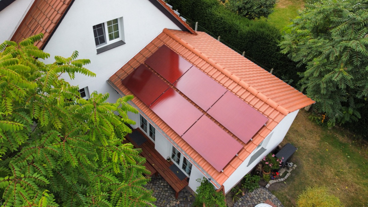 Energiesachse-Solaranlage Leipzig-Photovoltaik Anbieter Leipzig-rote-module